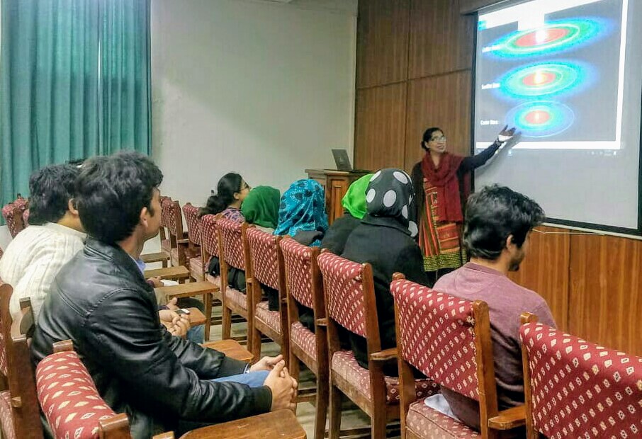 Dr Fariha Hasan while delivering a lecture on Astrobiology