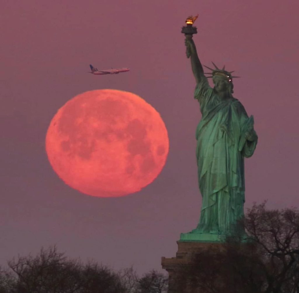 A spectacular supermoon, pictured here with the Statue of Liberty in the foreground, in New York City on February 19th, 2019.
 Link: