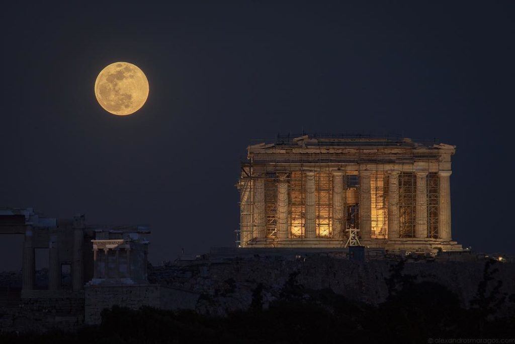  Alex Maragos captured the biggest supermoon of the year rising in Athens, Greece on Feb 19, 2019.