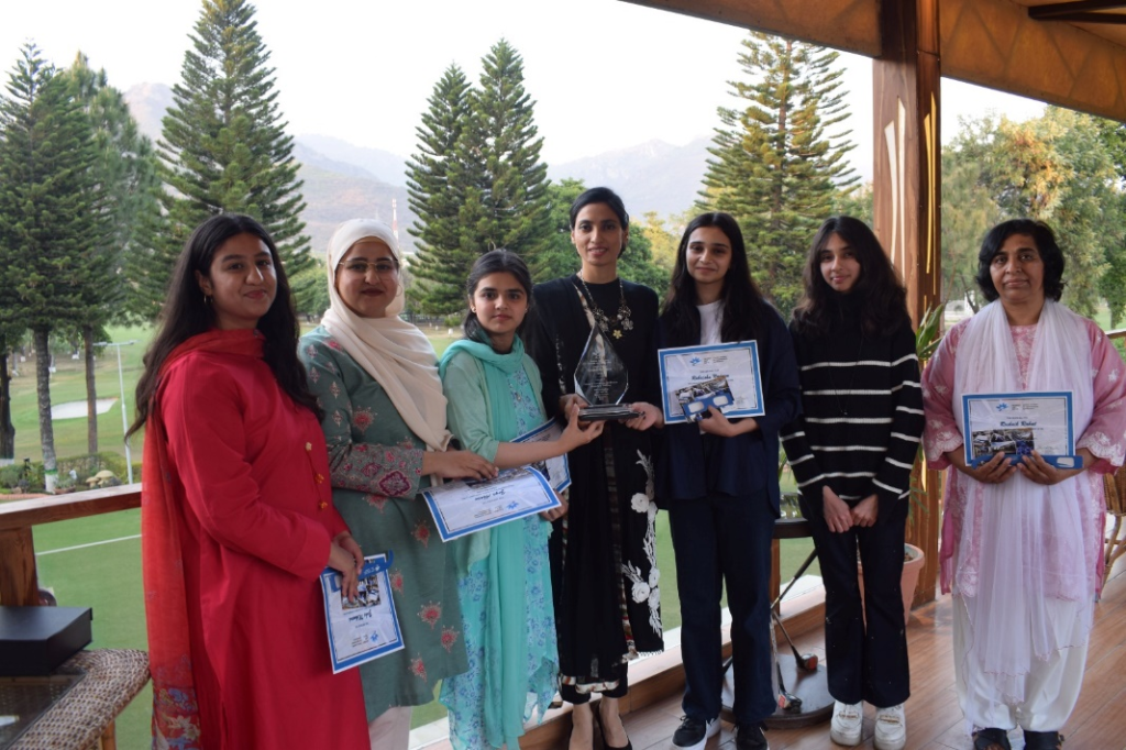 L-R:[Zoha Mehmood, Zoya Ahsan, Hafsa Ghazali, Mirwat Shamshad, Rubaisha Nadeem, Vania Abbas, Mrs Shama Laal( on behalf of her daughter Rohnik Rahat)